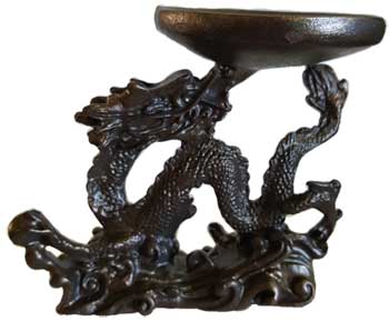 Dragon candle holder