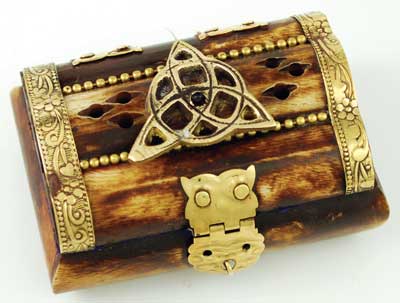 Mini Triquetra Bone Chest - Click Image to Close