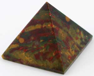 30- 35mm Bloodstone pyramid - Click Image to Close