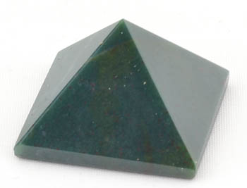 25-30mm Bloodstone pyramid - Click Image to Close