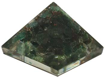 25-30mm Orgonite Green Aventurine pyramid 25-30mm Orgonite Green Aventurine pyramid