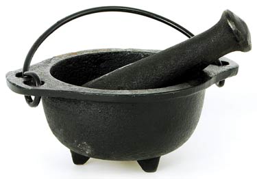 Cast Iron Cauldron M & P - Click Image to Close